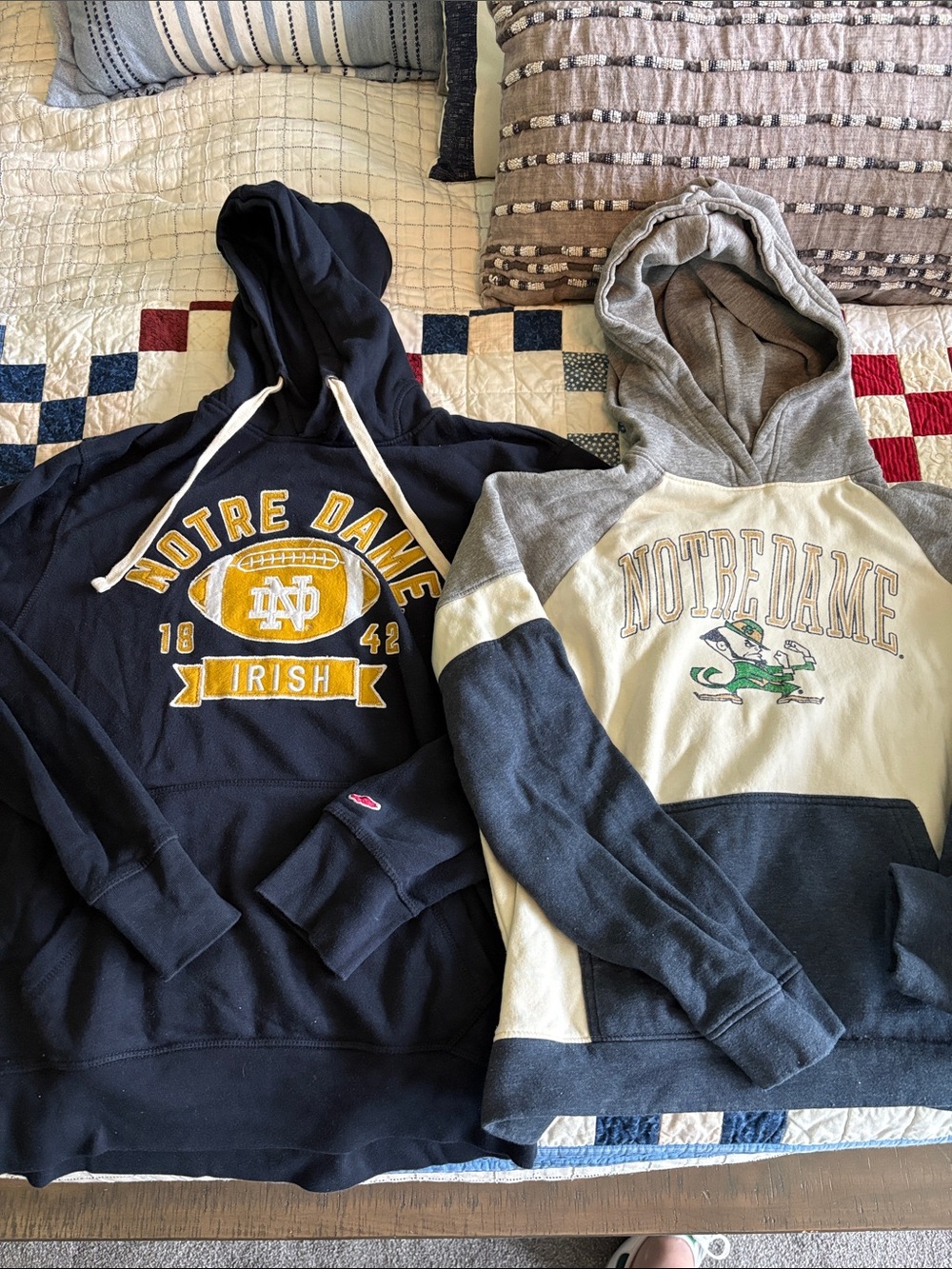 2 Notre Dame Hoodie Sweatshirts Women’s Sz M